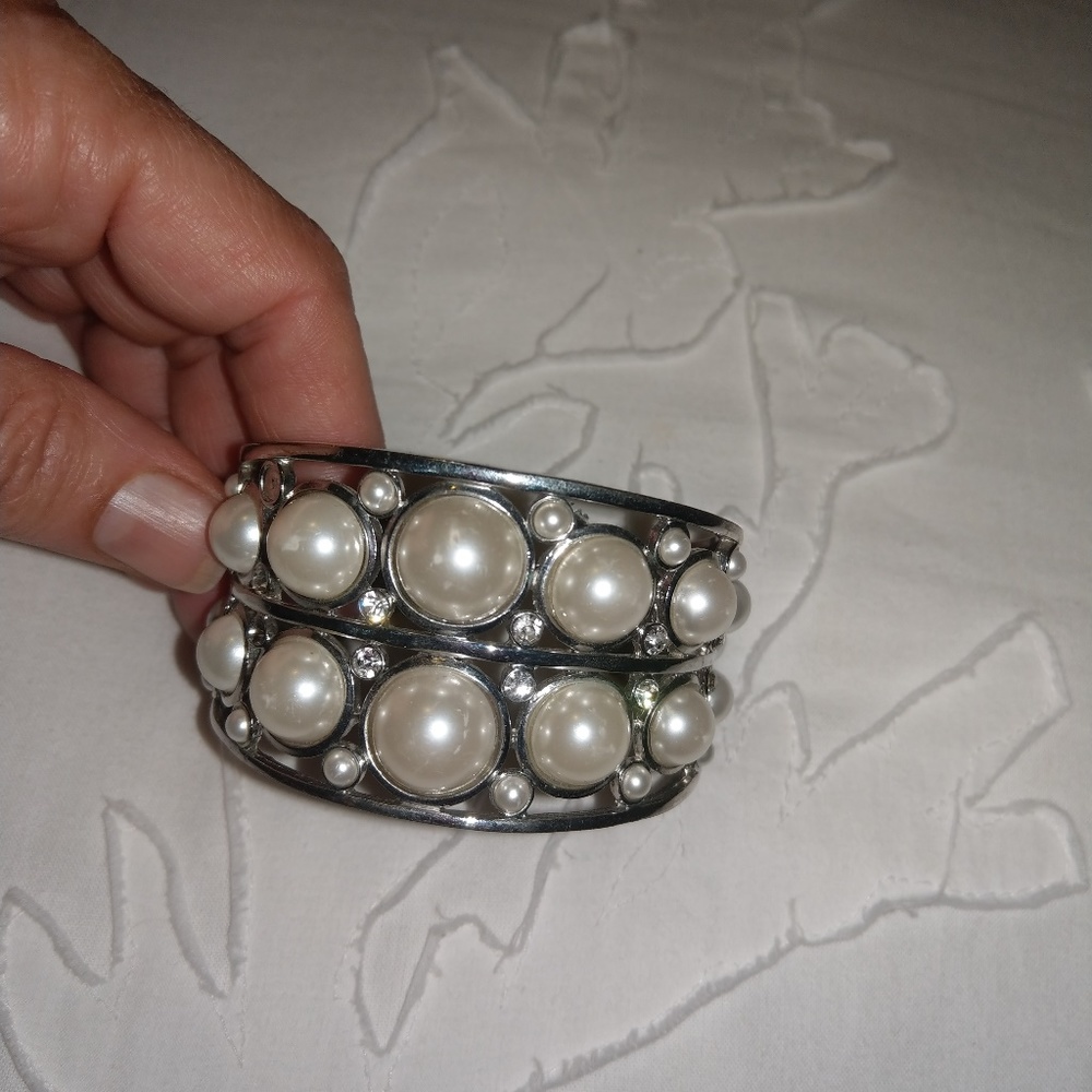 Statement Bracelet pearl and silver